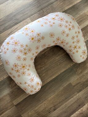 Boppy Floral Nursing and Support Pillow - Pink Daisy